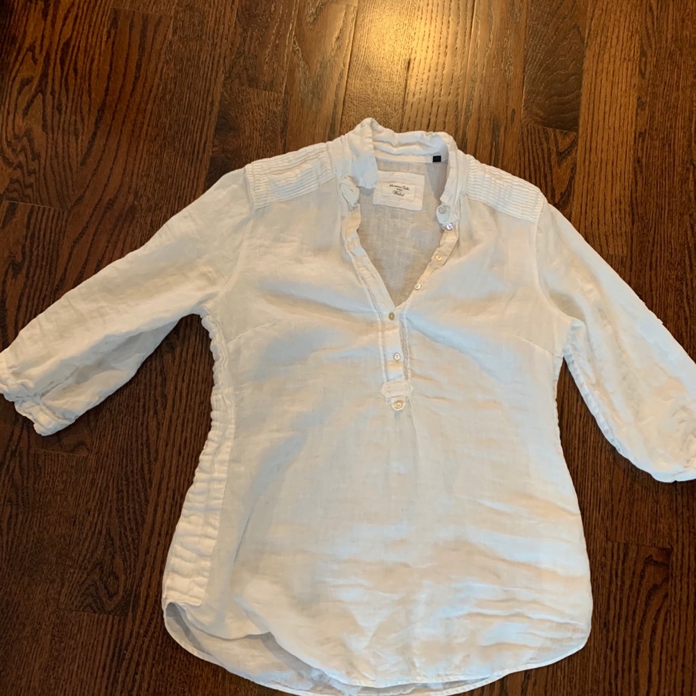 White linen blouse, NEVER WORN, from Italy